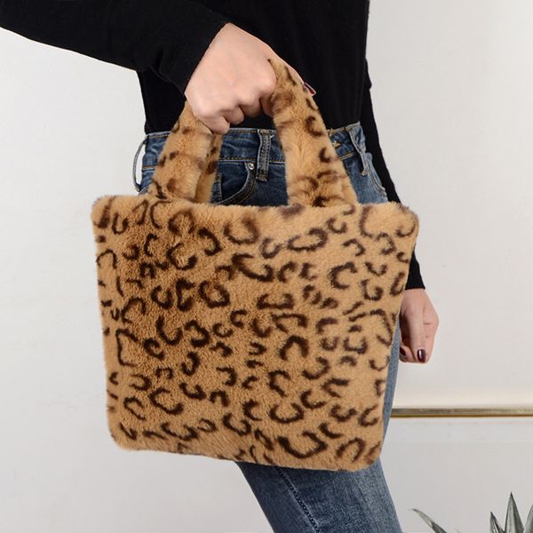 plush winter handbag winter shoulder bag female leopard female bag chain large messenger soft warm fur new fashion
plush winter handbag winter shoulder bag female leopard female bag chain large messenger soft warm fur new fashion