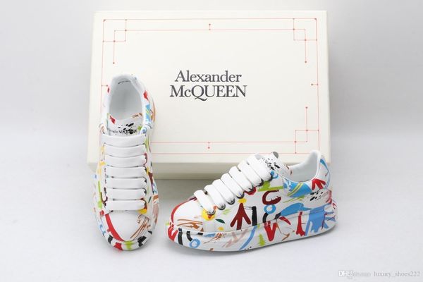 r luxury casual shoes, stylish flat ace sneakers, trendy and comfortable speeding graffiti, size 35-45 with original box,gg
r luxury casual shoes, stylish flat ace sneakers, trendy and comfortable speeding graffiti, size 35-45 with original box,gg