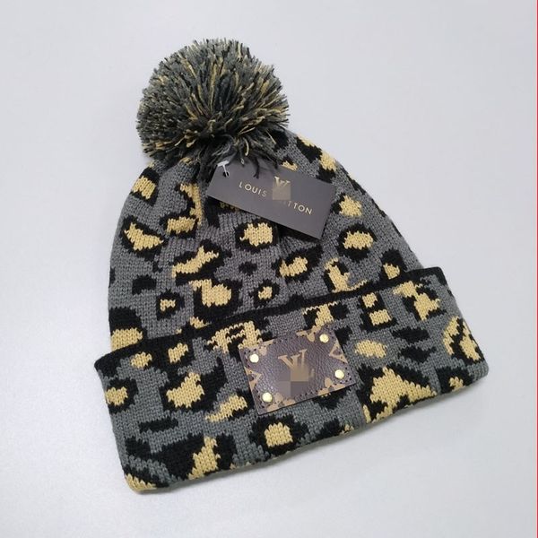 fashion classic men's women 2020 designer hats knitted skull cap embroidery badge outdoor sports wool hat women casual beanies, Blue;gray
fashion classic men's women 2020 designer hats knitted skull cap embroidery badge outdoor sports wool hat women casual beanies, Blue;gray