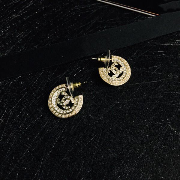 letter diamond rice bead semicircle designer earrings personalized fashion earrings, Golden
letter diamond rice bead semicircle designer earrings personalized fashion earrings, Golden