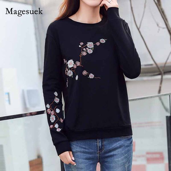women cotton long sleeve blouses woman 2020 fashion pullover loose simple autumn vintage embroidered womens blouses shirts 10714, White
women cotton long sleeve blouses woman 2020 fashion pullover loose simple autumn vintage embroidered womens blouses shirts 10714, White
