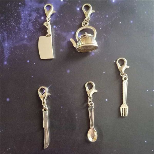 5pcs/lot tableware clip on charm zipper pull cleaver keychain gift teapot spoon clip on pendant set creative charm, Bronze;silver
5pcs/lot tableware clip on charm zipper pull cleaver keychain gift teapot spoon clip on pendant set creative charm, Bronze;silver