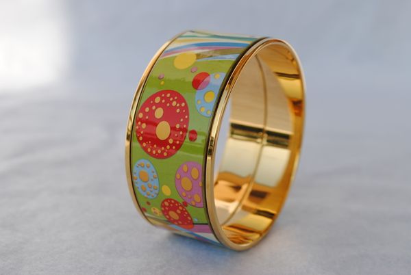 flower of love series 18k gold-plated enamel bangle bracelet for woman advanced production bracelets bangles fashion designer jewelry, Black
flower of love series 18k gold-plated enamel bangle bracelet for woman advanced production bracelets bangles fashion designer jewelry, Black