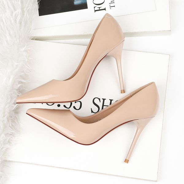 2020 women classic pumps extreme high heels 10cm stilettos ladies pointed toe shoes nude red blue black beige leopard heels
2020 women classic pumps extreme high heels 10cm stilettos ladies pointed toe shoes nude red blue black beige leopard heels