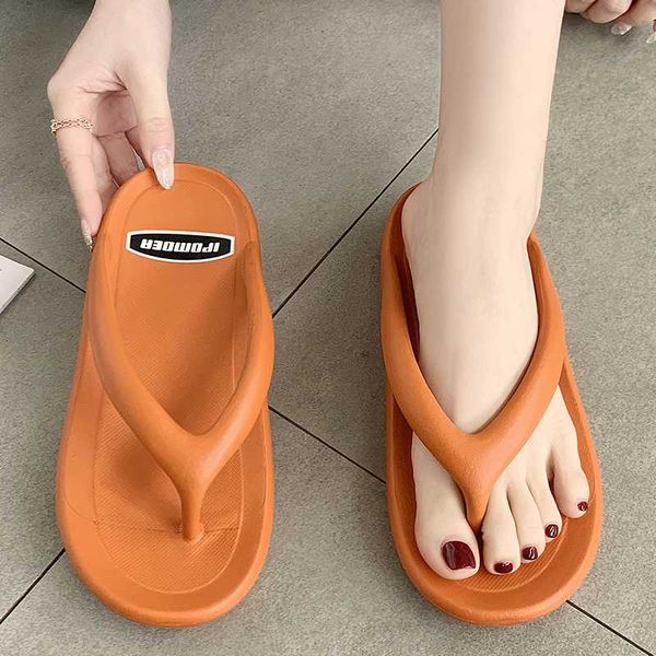 2020 summer flip flops women luxury designer slides slippers big rubber sole beach flip flops home slippers plus size 35-43, Black
2020 summer flip flops women luxury designer slides slippers big rubber sole beach flip flops home slippers plus size 35-43, Black