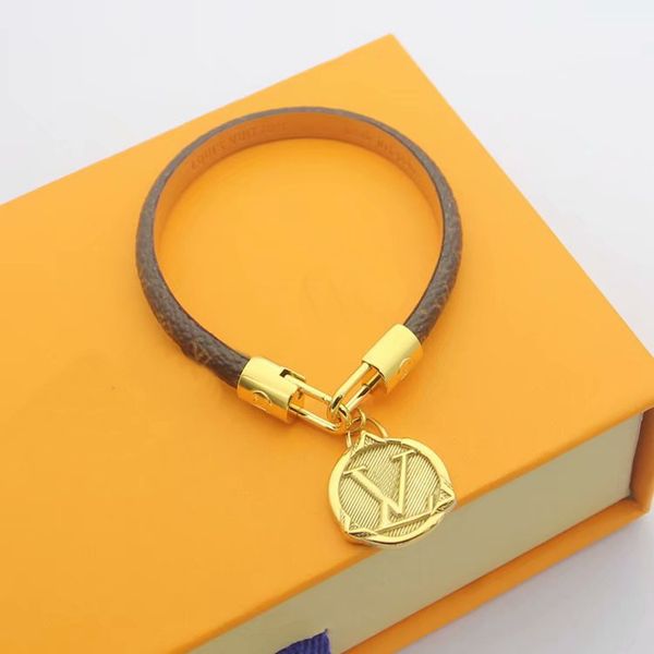 europe america fashion bracelets men lady women round print flower v initials design leather bracelet bangle with round charm, Golden;silver
europe america fashion bracelets men lady women round print flower v initials design leather bracelet bangle with round charm, Golden;silver