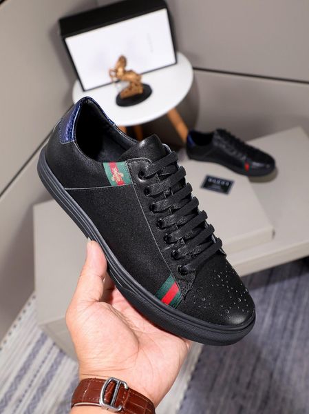2021y spring and summer new small bee embroidered low -cut casual shoes wild men 's shoes ,comfortable sports shoes ,original box pack, Black
2021y spring and summer new small bee embroidered low -cut casual shoes wild men 's shoes ,comfortable sports shoes ,original box pack, Black