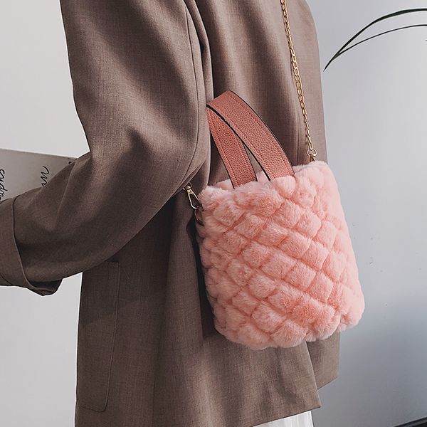 sweet female tote bucket bag 2020 fashion new soft plush women's designer handbag chain shoulder messenger bag
sweet female tote bucket bag 2020 fashion new soft plush women's designer handbag chain shoulder messenger bag