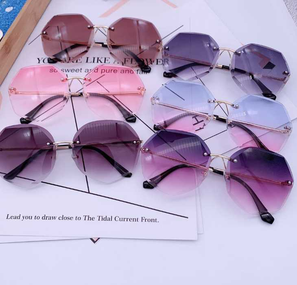 sunglasses frameless rimless gradient sea lens glasses transparent goggles, White;black
sunglasses frameless rimless gradient sea lens glasses transparent goggles, White;black