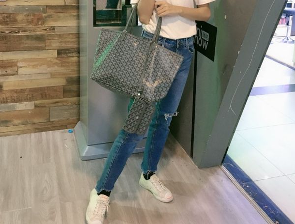 2020 large and medium fashion women lady designers france paris style luxurys handbag shopping bag totes 46cm and 55cm
2020 large and medium fashion women lady designers france paris style luxurys handbag shopping bag totes 46cm and 55cm