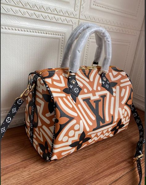 2020 designers silk screen handbags luxury bags shoulder tote clutch bag pu leather purses ladies women bags wallet red, Blue;gray
2020 designers silk screen handbags luxury bags shoulder tote clutch bag pu leather purses ladies women bags wallet red, Blue;gray