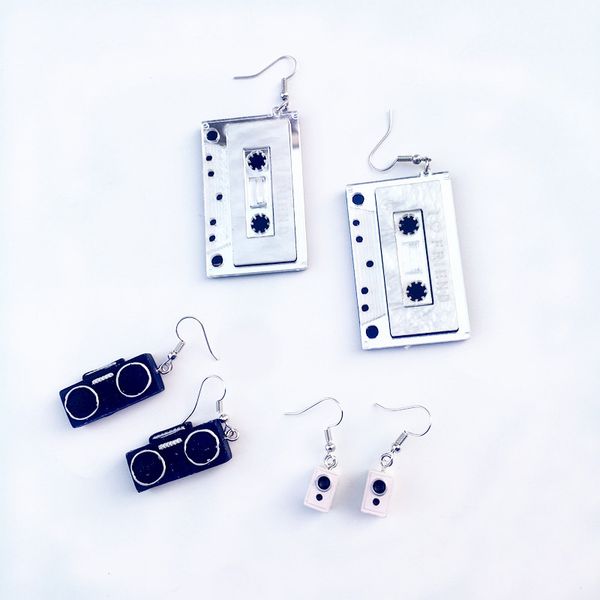 new vintage lovely cool mini tape stereo funny radio drop earrings for women girls exaggerated hip hop dangle earrings brincos, Golden
new vintage lovely cool mini tape stereo funny radio drop earrings for women girls exaggerated hip hop dangle earrings brincos, Golden
