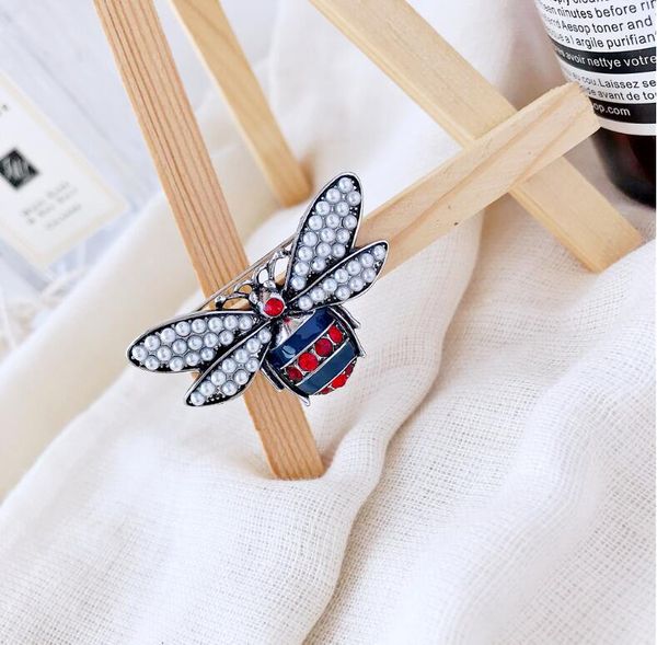 2019 new shelves korean big retro color gemstone pearl bee insect brooch pin female, Gray
2019 new shelves korean big retro color gemstone pearl bee insect brooch pin female, Gray