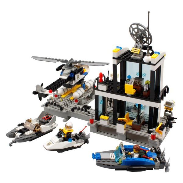 city police station building blocks sets helicopter boat model figures bricks toy kids diy creator educational assembled boys toys 05
city police station building blocks sets helicopter boat model figures bricks toy kids diy creator educational assembled boys toys 05