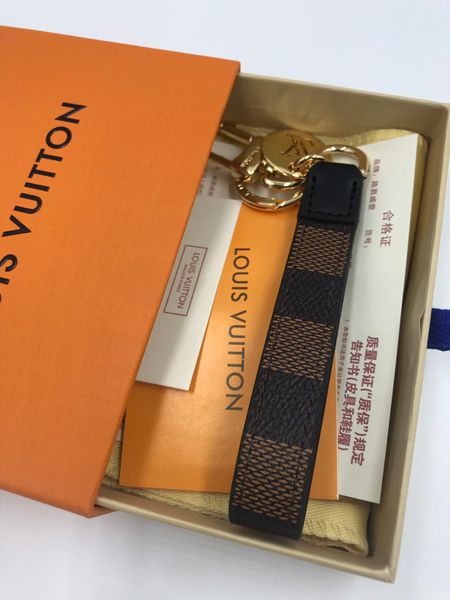 with box fashionable new bag leather keychain luxury designer bag charms key chain love letter leather mobile phone chain pendants k32, Silver
with box fashionable new bag leather keychain luxury designer bag charms key chain love letter leather mobile phone chain pendants k32, Silver