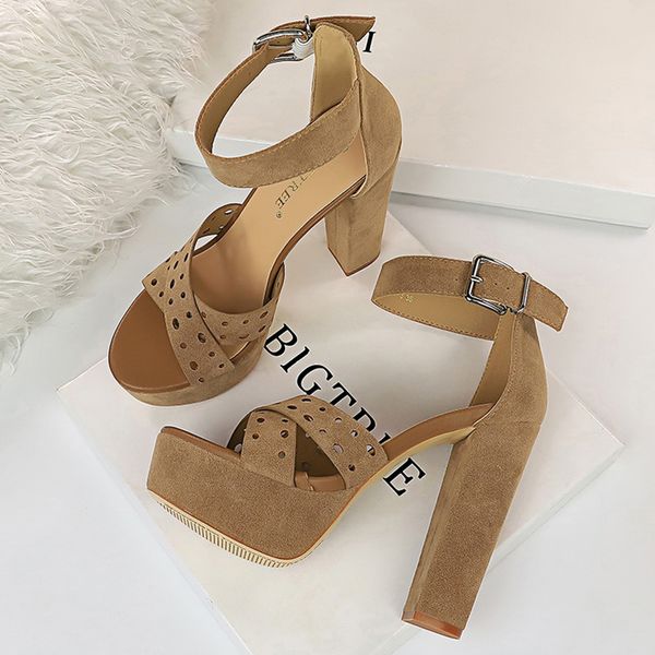 2020 women 13cm high heels sandals 4cm platform heels gladiator chunky suede sandles fetish elegant stripper peep toe prom shoes, Black
2020 women 13cm high heels sandals 4cm platform heels gladiator chunky suede sandles fetish elegant stripper peep toe prom shoes, Black