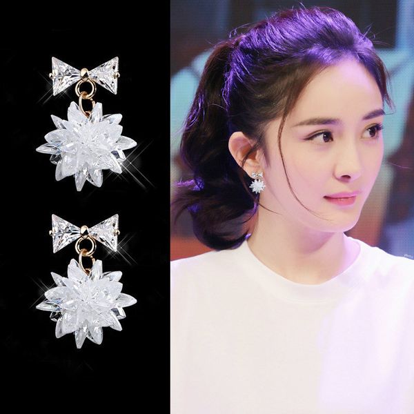 crystal ice flower bow ear pendant 925 silver pin earrings female japanese and korean sweet zircon diamond ear stud foreign trade profit
crystal ice flower bow ear pendant 925 silver pin earrings female japanese and korean sweet zircon diamond ear stud foreign trade profit