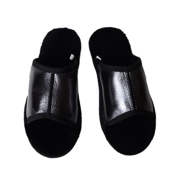 autumn and winter new wool slippers casual sheepskin one home warmth simple flat heel soft bottom slippers women, Black
autumn and winter new wool slippers casual sheepskin one home warmth simple flat heel soft bottom slippers women, Black