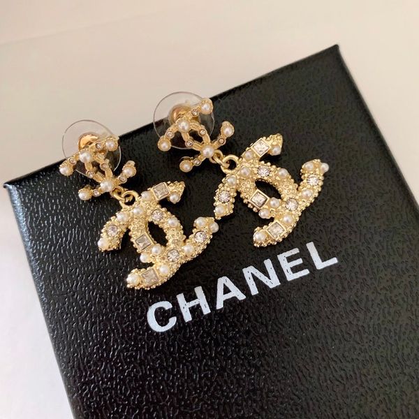 luxury designer jewelry women earrings selling new fashion pearl letter earrings jewelry women earrings with box r9
luxury designer jewelry women earrings selling new fashion pearl letter earrings jewelry women earrings with box r9