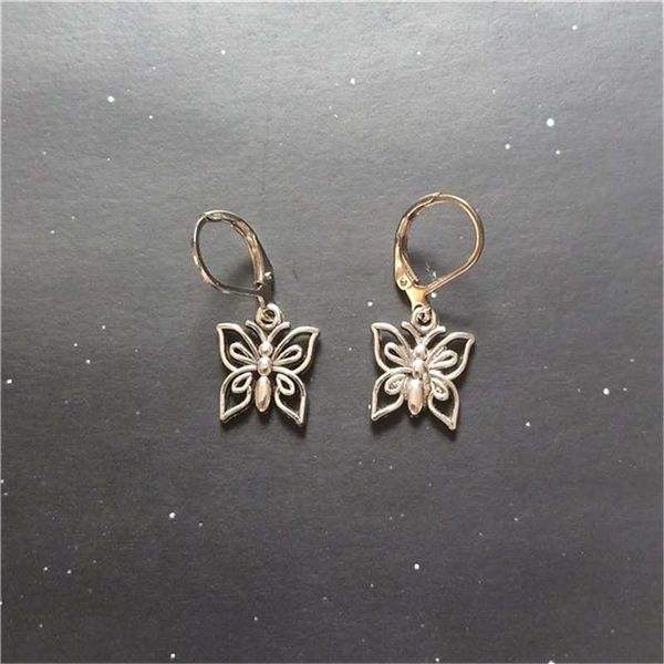 butterfly leverback earrings, butterfly pendant, jewelry, insect charm earrings, dangle earrings, Silver
butterfly leverback earrings, butterfly pendant, jewelry, insect charm earrings, dangle earrings, Silver