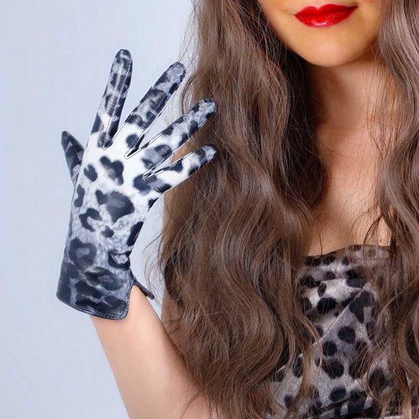 five fingers gloves fashion trend leopard real leather white black wrist short lambskin sheepskin 22cm women wzp31, Blue;gray
five fingers gloves fashion trend leopard real leather white black wrist short lambskin sheepskin 22cm women wzp31, Blue;gray