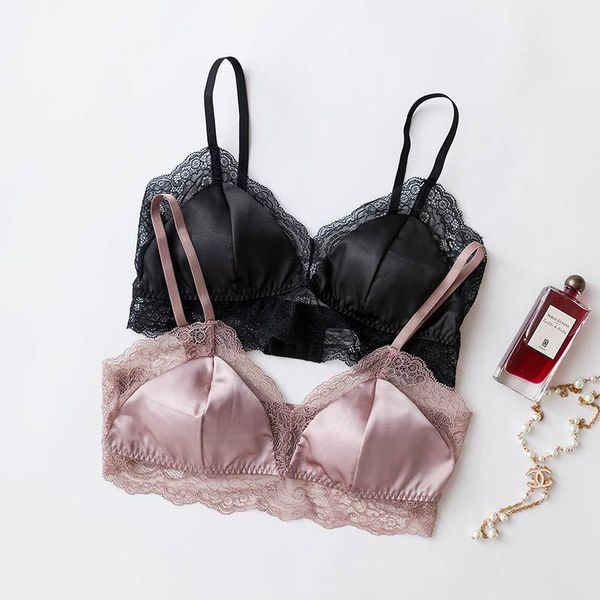 Women's Underwear New Silk No Steel Ring Bra Underwear Mulberry Silk Sexy Lace Spring and Summer Thin Section Padded Size S-XL
Women's Underwear New Silk No Steel Ring Bra Underwear Mulberry Silk Sexy Lace Spring and Summer Thin Section Padded Size S-XL