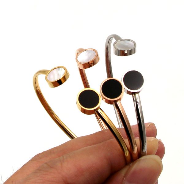 pb24 2018 new fashion temperament black and white shell round cake trendsetter personality gold plate bangle for gifts ing
pb24 2018 new fashion temperament black and white shell round cake trendsetter personality gold plate bangle for gifts ing