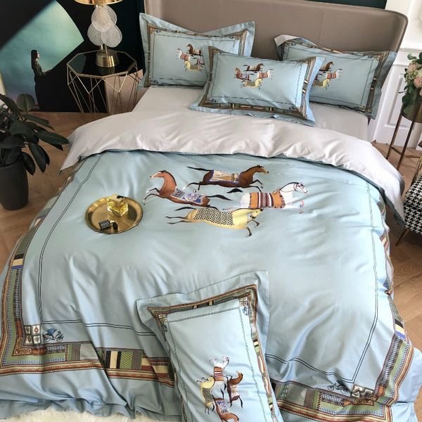 simple luxury style imported woven cotton 100 double-strand fabric digital printing technology bedding sets
simple luxury style imported woven cotton 100 double-strand fabric digital printing technology bedding sets