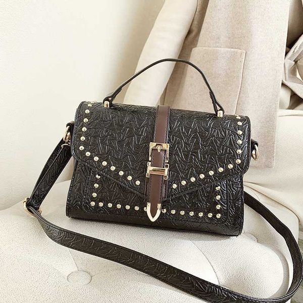 ladies fashion shoulder messenger bag 2020 new leather bag studs decoration solid color small square baby pendant handbag
ladies fashion shoulder messenger bag 2020 new leather bag studs decoration solid color small square baby pendant handbag