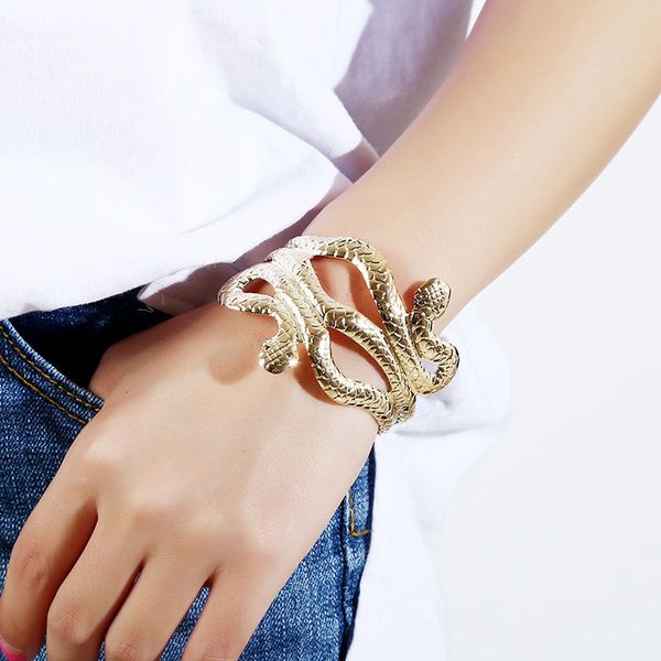 lzhlq 2020 fashion snake metal bangles for women female jewelry animal geometric matte diagonal stripes wide plating, Black 
lzhlq 2020 fashion snake metal bangles for women female jewelry animal geometric matte diagonal stripes wide plating, Black