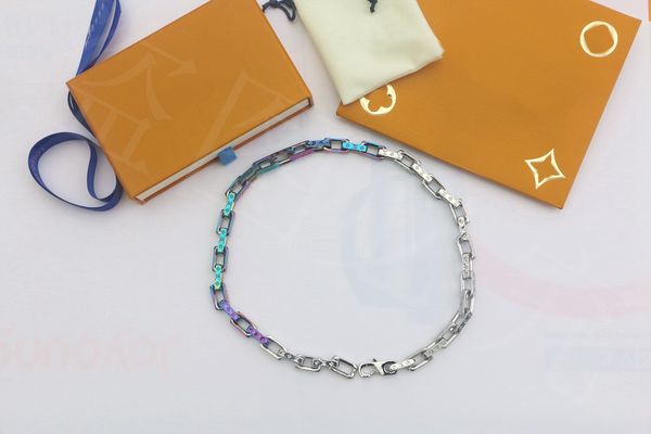2020 new style men lady women metal quenched silver- and rainbow-color engraved v initials four leaf flower rainbow thick chain necklace
2020 new style men lady women metal quenched silver- and rainbow-color engraved v initials four leaf flower rainbow thick chain necklace