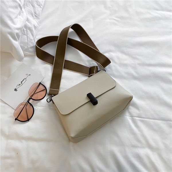casual pu leather small shoulder bags for women with wide strap female solid color crossbody messenger travel cell phone bags
casual pu leather small shoulder bags for women with wide strap female solid color crossbody messenger travel cell phone bags