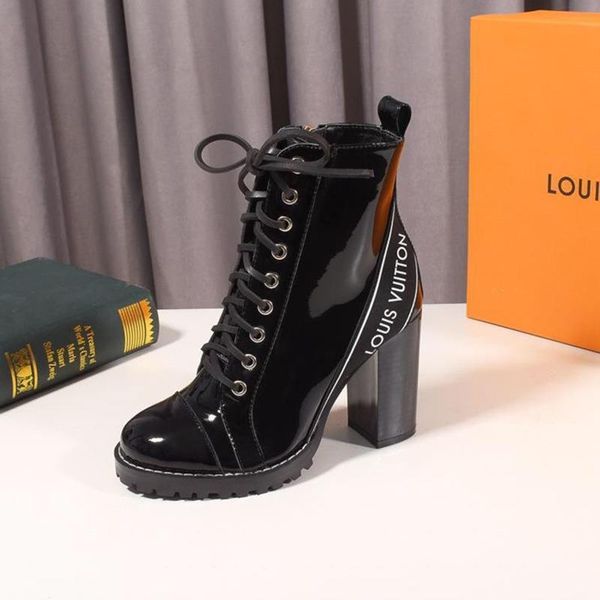 131 new women's casual shoes, luxury designer women's shoes, outdoor travel party shoes, original box packaging, Black 
131 new women's casual shoes, luxury designer women's shoes, outdoor travel party shoes, original box packaging, Black