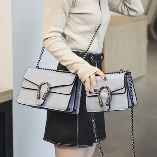 женщины сумка сумка конструктора цепи плечо crossbody женщины сумка 2020 snake luxury закрылки мода аллигатор кожа pu
женщины сумка сумка конструктора цепи плечо crossbody женщины сумка 2020 snake luxury закрылки мода аллигатор кожа pu
