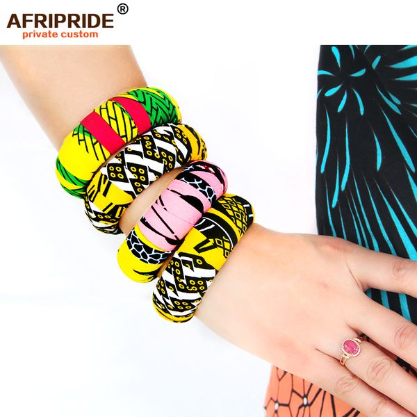 2021 african print wooden bracelets for woman afripride bazin richi 7cm wide around wooden bracelets with african print a1928001, Black;white
2021 african print wooden bracelets for woman afripride bazin richi 7cm wide around wooden bracelets with african print a1928001, Black;white