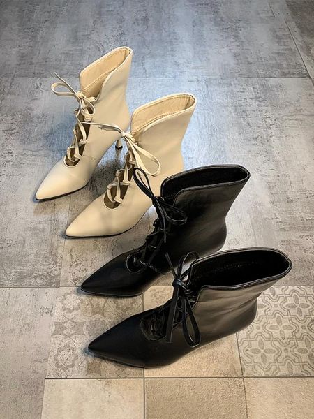 women's boots ankle boots 2020 autumn new hollow breathable lace-up fashion high heel, Black
women's boots ankle boots 2020 autumn new hollow breathable lace-up fashion high heel, Black
