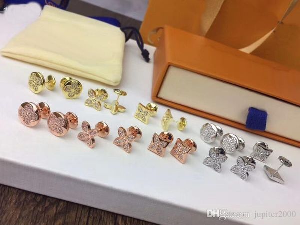 европа америка горячие продажи мода леди женщины brass золото 18k установка полный алмазные four leaf flower гравировка v письмо серьги stud, Golden;silver
европа америка горячие продажи мода леди женщины brass золото 18k установка полный алмазные four leaf flower гравировка v письмо серьги stud, Golden;silver