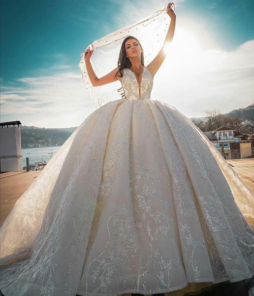 2020 luxury arabic ball gown wedding dresses beaded v neck lace appliqued rhinestone wedding gowns custom made vestidos de novia, White
2020 luxury arabic ball gown wedding dresses beaded v neck lace appliqued rhinestone wedding gowns custom made vestidos de novia, White