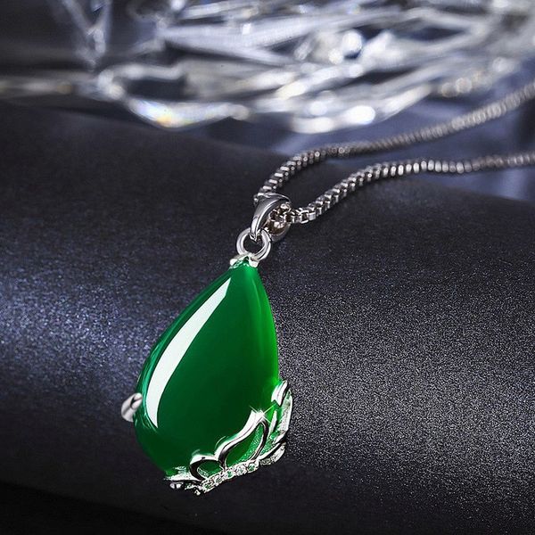 s925 sterling silver butterfly chalcedony necklace, Black
s925 sterling silver butterfly chalcedony necklace, Black