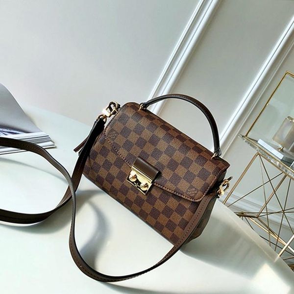 2021e luxury design ladies handbag shoulder dinner party bag wild fashion leather fabric metal tassel lady crossbody bag n
2021e luxury design ladies handbag shoulder dinner party bag wild fashion leather fabric metal tassel lady crossbody bag n