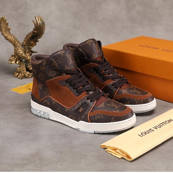 067 men's designer casual sports shoes, luxury trendy travel casual shoes, sports shoes. fast delivery in original box packaging, Black
067 men's designer casual sports shoes, luxury trendy travel casual shoes, sports shoes. fast delivery in original box packaging, Black