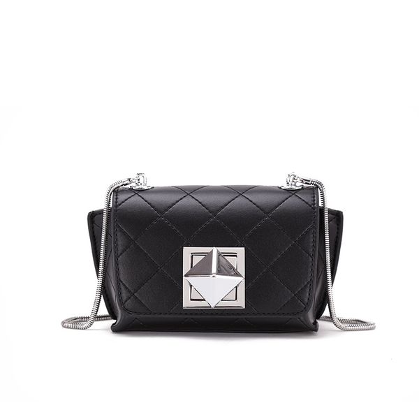 2020 summer women leather shoulder messenger bag crossbody bag lock chain small mobile phone purses girl flip mini wallet
2020 summer women leather shoulder messenger bag crossbody bag lock chain small mobile phone purses girl flip mini wallet