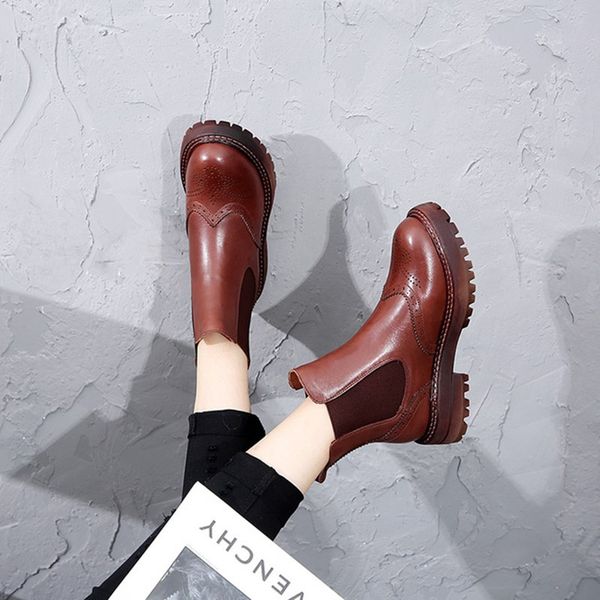 warm women boot 2020 winter new leather plus velvet short boots women comfortable soft bottom non-slip wild casual boot, Black 
warm women boot 2020 winter new leather plus velvet short boots women comfortable soft bottom non-slip wild casual boot, Black