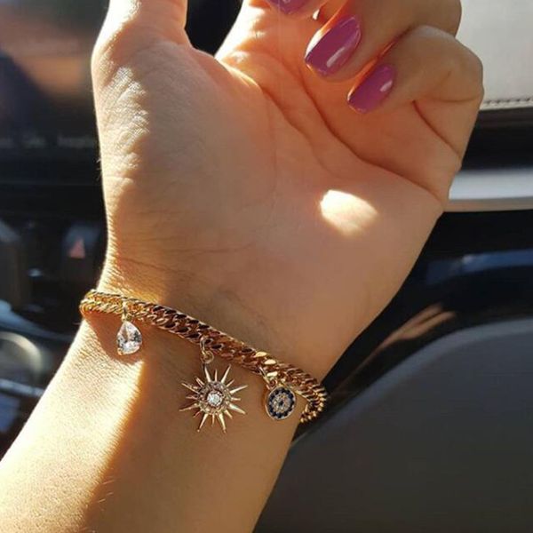 selling inlaid rhinestone eye pendant bracelet alloy tai yang bracelet female party birthday gift, Golden;silver
selling inlaid rhinestone eye pendant bracelet alloy tai yang bracelet female party birthday gift, Golden;silver