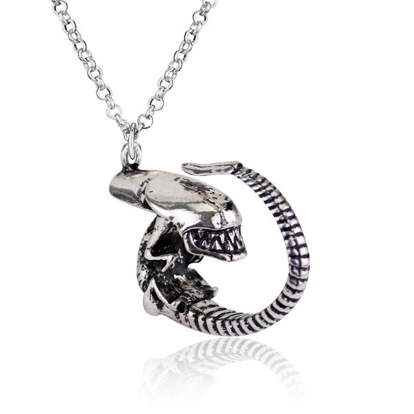 necklace peripheral alien war iron blood warrior mask pendant substitute simple and elegant fashion individual delicate charm, Silver 
necklace peripheral alien war iron blood warrior mask pendant substitute simple and elegant fashion individual delicate charm, Silver