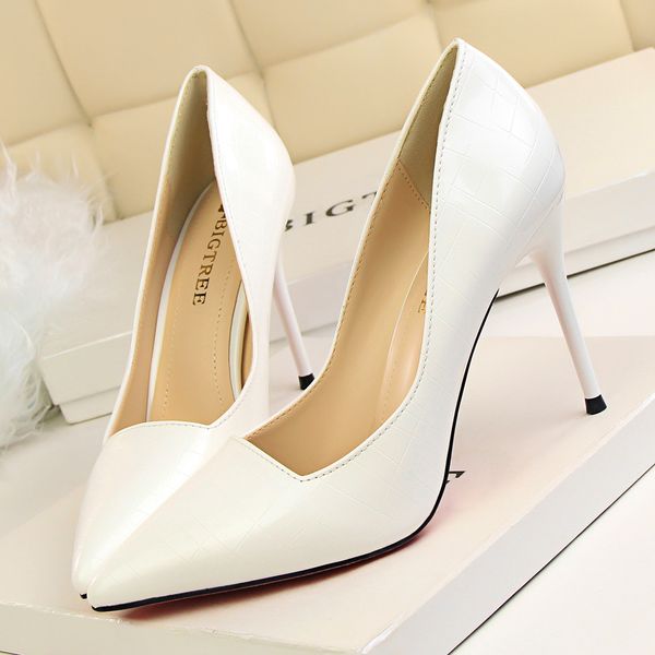 women pumps fashion classic patent leather high heels shoes nude sharp head paltform wedding women dress shoes plus size 34-43, Black
women pumps fashion classic patent leather high heels shoes nude sharp head paltform wedding women dress shoes plus size 34-43, Black