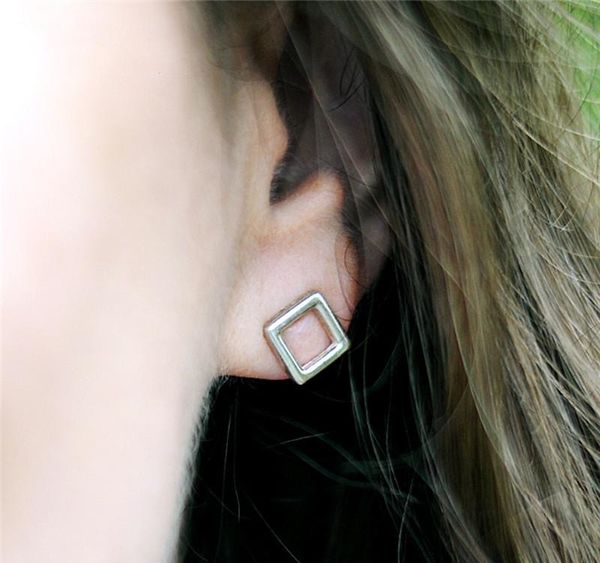 100% pure silver 925 fashion hollow out quadrilateral brincos jewelry earring for women simple design01, Golden;silver
100% pure silver 925 fashion hollow out quadrilateral brincos jewelry earring for women simple design01, Golden;silver