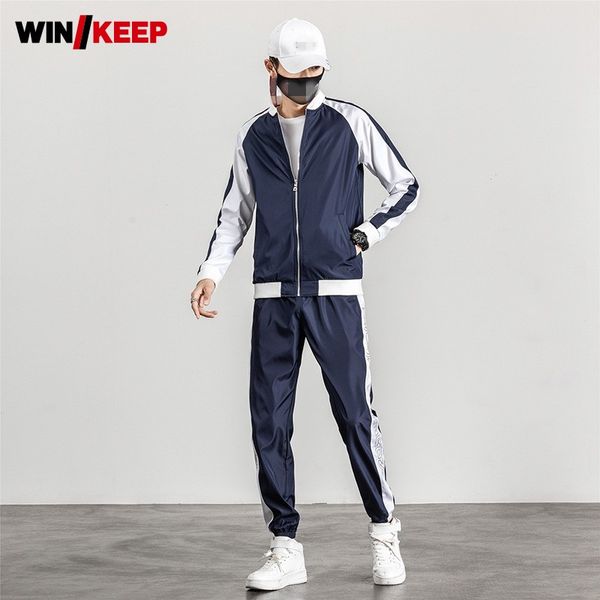 running sets autumn winter men sportswear reflective striped preppy style sweatpants stand collar long sleeve jacket 2 piece set sports suit, Black;blue
running sets autumn winter men sportswear reflective striped preppy style sweatpants stand collar long sleeve jacket 2 piece set sports suit, Black;blue