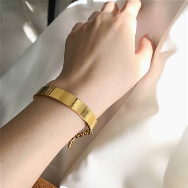 peri'sbox gold silver color toggle clasp wide chunky bangles t bar titanium steel bangles for women trendy minimalist jewelry, Black
peri'sbox gold silver color toggle clasp wide chunky bangles t bar titanium steel bangles for women trendy minimalist jewelry, Black