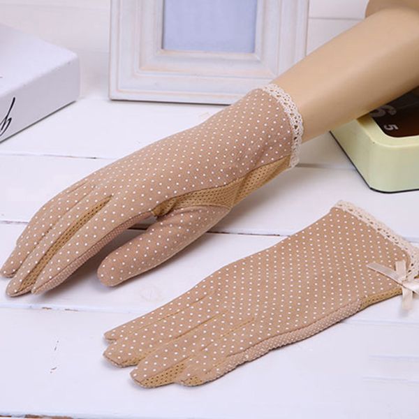 ysdnchi women guantes lace sunscreen gloves summer spring stretch touched screen mittens anti uv slip resistant driving glove, Blue;gray
ysdnchi women guantes lace sunscreen gloves summer spring stretch touched screen mittens anti uv slip resistant driving glove, Blue;gray